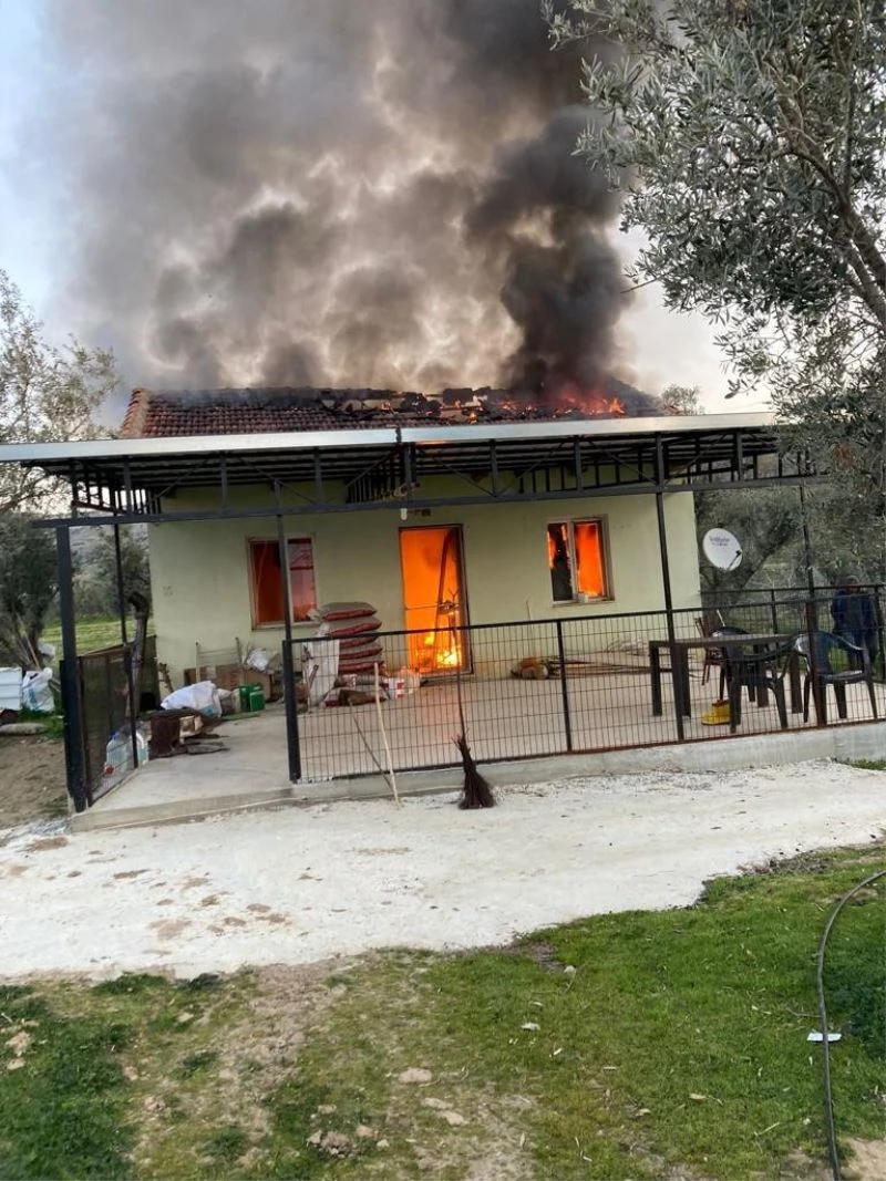 İzmir’deki yangında 1 kişi hayatın kaybetti
