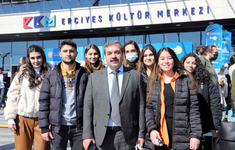 İç Anadolu Kariyer Fuarı’nda SBTÜ rüzgarı
