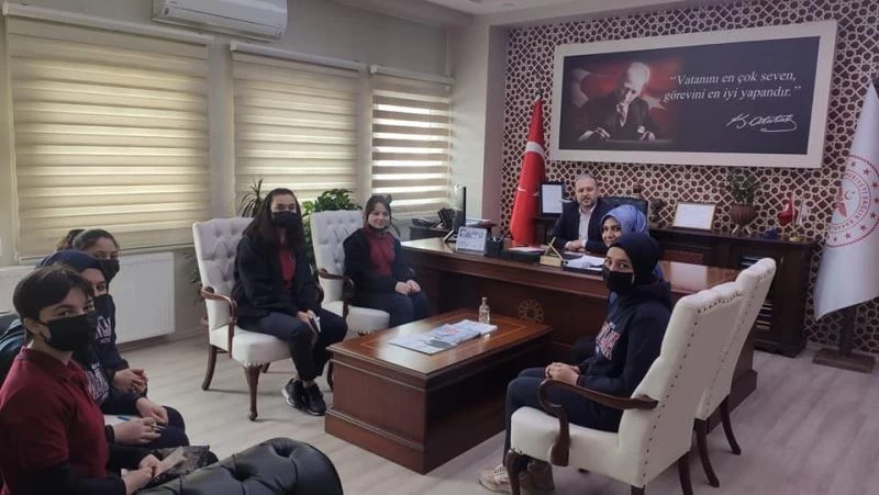 Gençler sordu Dr. Yılmaz cevapladı
