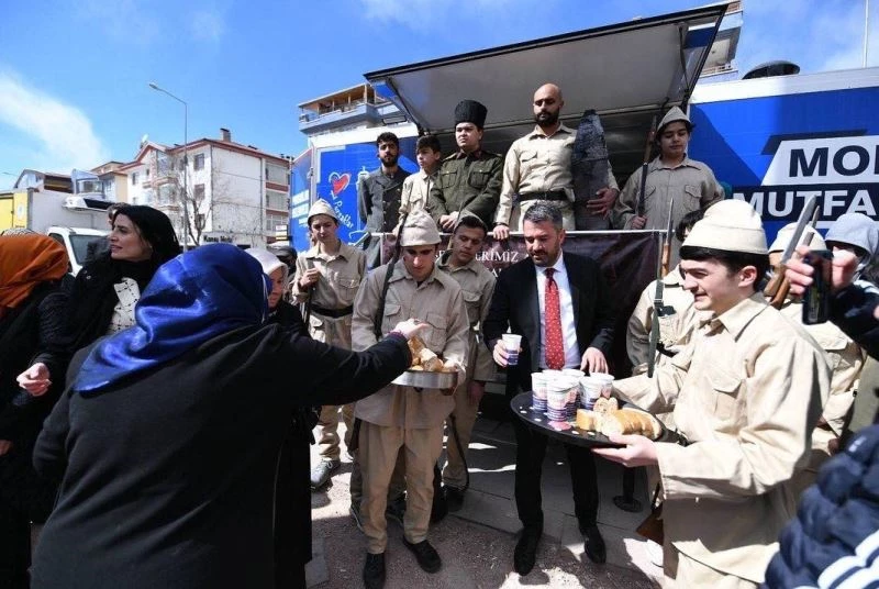Pursaklar’da menü üzüm hoşafı ve bir dilim ekmek
