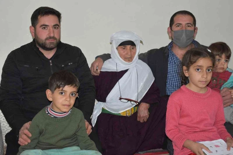 70 yıllık okuma hayalini şimdi gerçekleştiriyor
