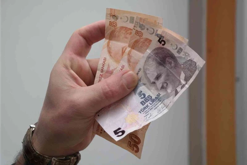 Elindeki hatalı basım paralara teklif bekliyor
