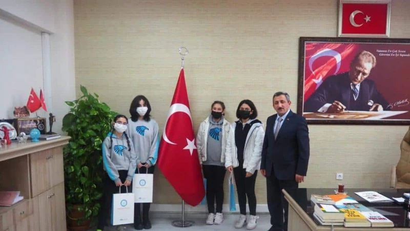 Öğrenciler okul dergisini dijitale taşıdı
