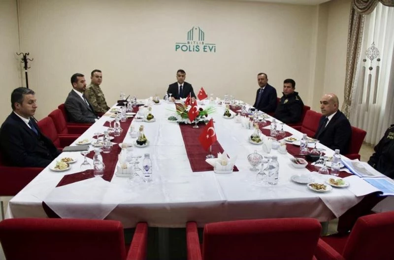 Bitlis’te “Üniversitelerde Güvenlik Tedbirleri Toplantısı” yapıldı
