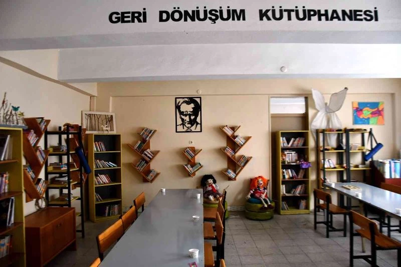 Söke’deki okul kütüphanesinin tüm malzemeleri geri dönüşümden
