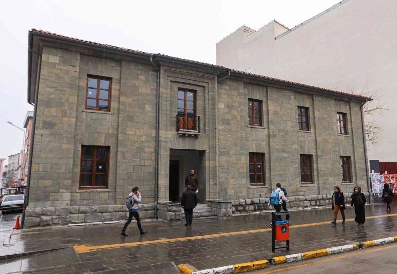 Genel Sekreter Çelikel restore edilen Tekel binasını gezdi
