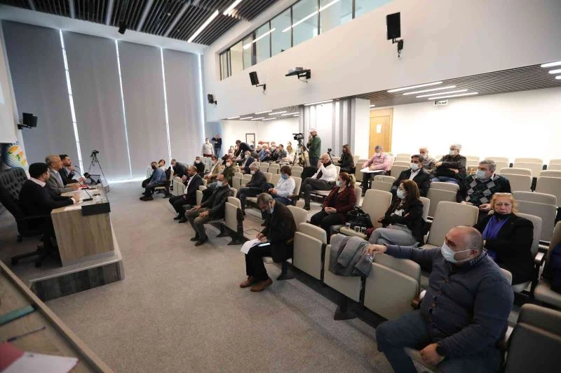 Mezitli Belediye Meclisi, savaşa karşı barışta birleşti
