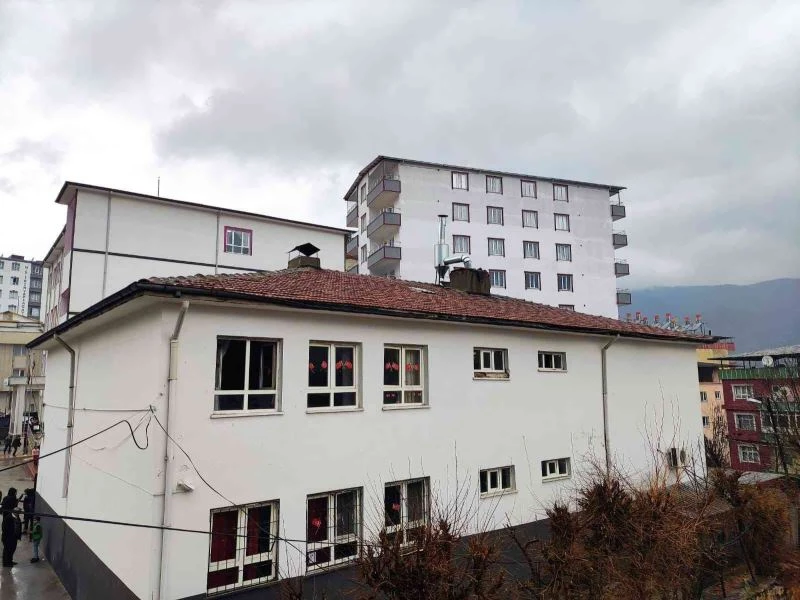 Sason’da hava kirliğine neden olan bacalar kaymakam talimatıyla değiştirildi
