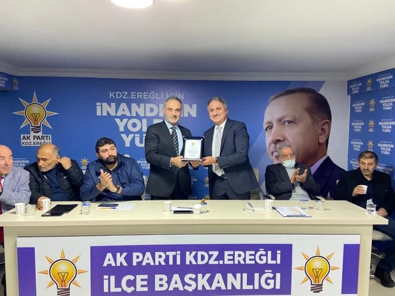 AK Parti’de kurucu yönetim bir araya geldi
