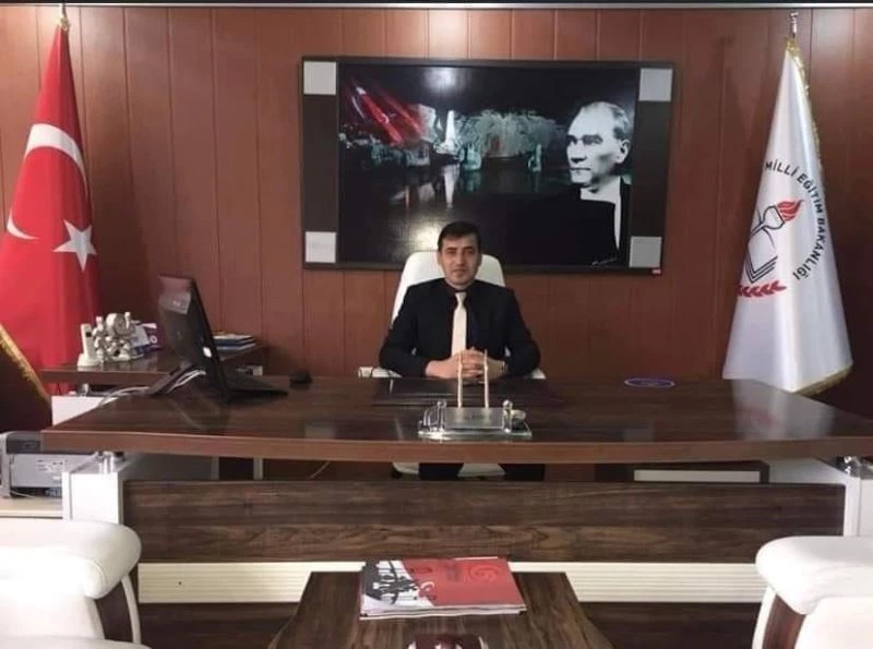 Seyir halindeyken beyin kanaması geçiren şube müdürü hayatını kaybetti
