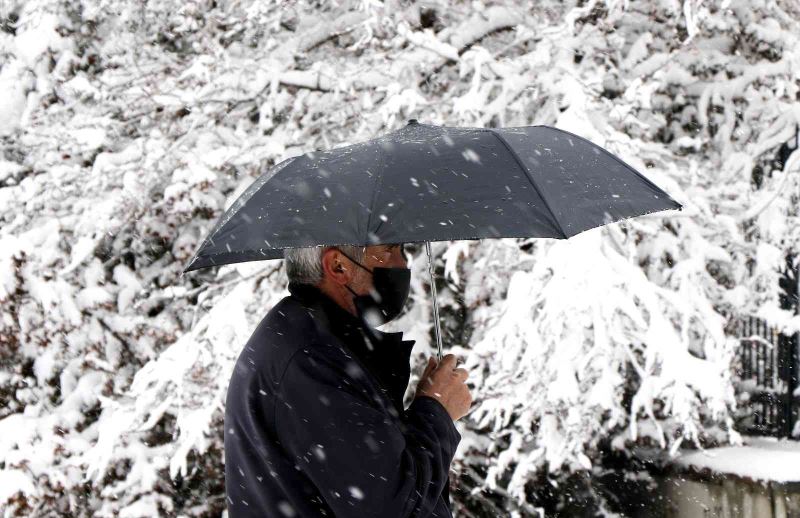 Erzincan’da kar ve tipiden 168 köy yolu ulaşıma kapandı
