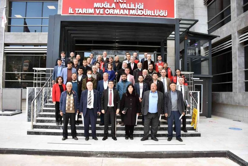 Yangından zarar gören mahalle muhtarıyla toplantı
