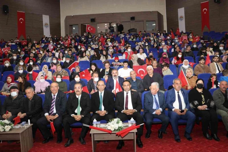 Toroslar’da ’Kuvayi Milliye Mersin’ tiyatro oyunu sahnelendi
