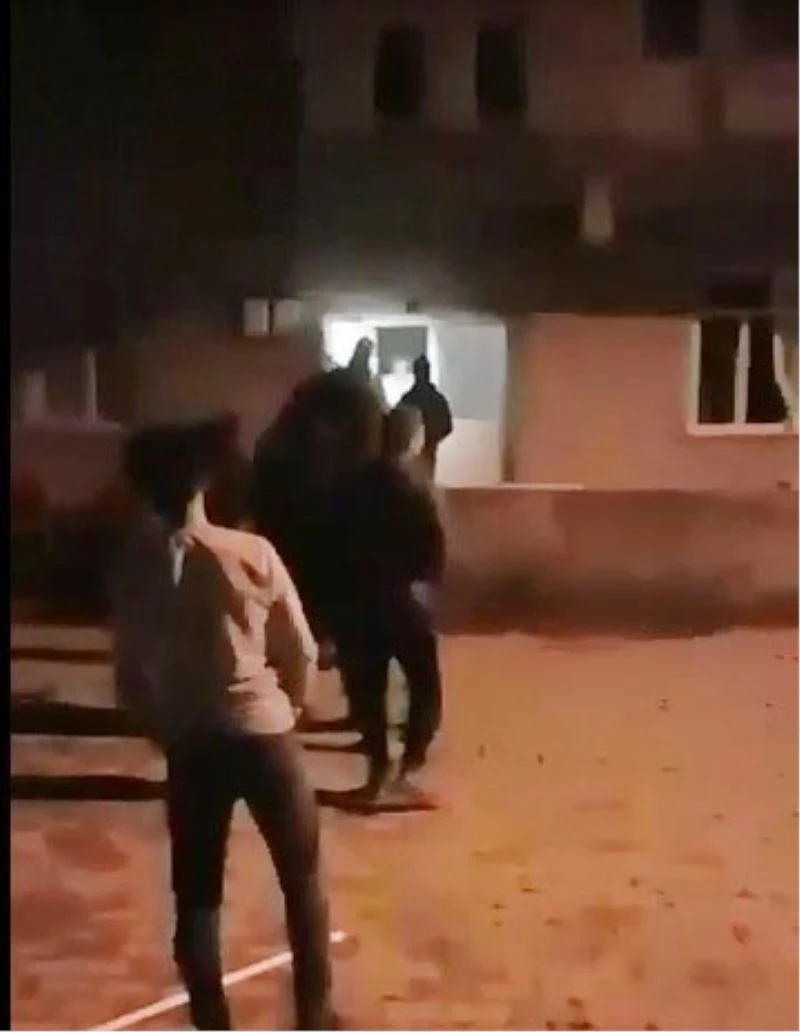 Hırsızlık yaparken yakalanan zanlıyı linçten jandarma kurtardı
