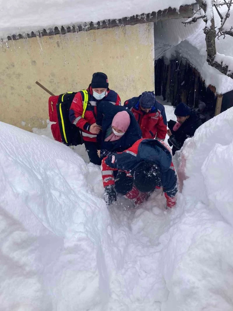 Ordu’da ambulansın ulaşamadığı noktaya UMKE yetişiyor

