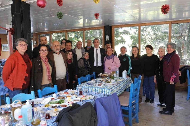 Başkan Oktay ulu çınarları unutmadı
