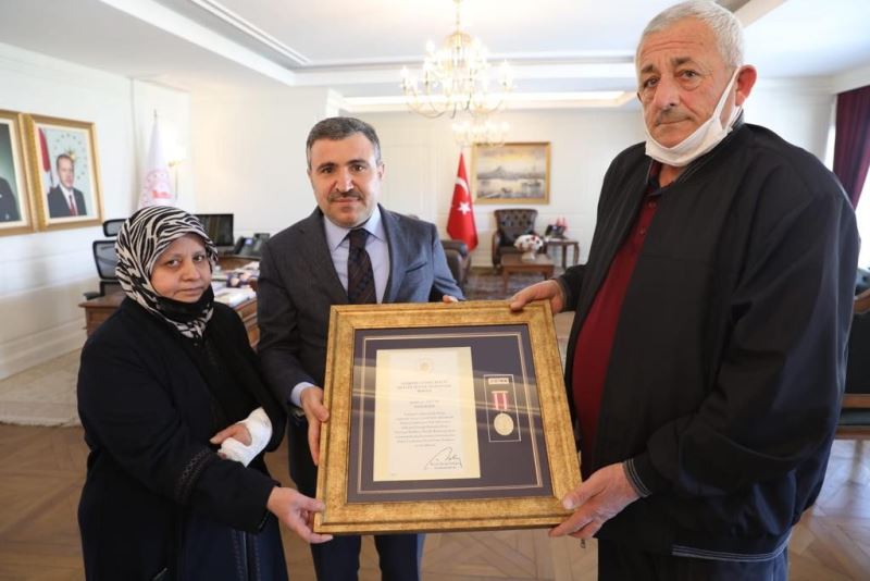 Şehit ailesine Devlet Övünç Madalyası verildi
