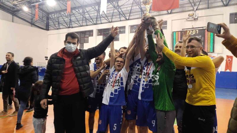 Tavas’ta futsal turnuvasında kupayı Akyarspor kazandı
