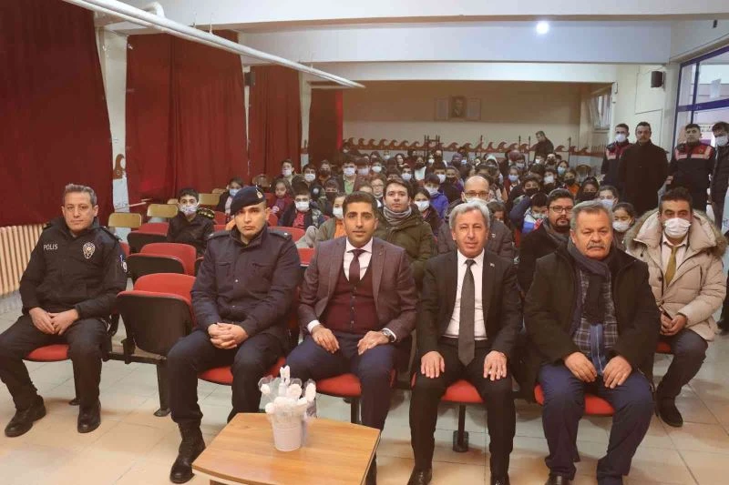 Günyüzü ilçesinde öğrencilere meslek tanıtım günü düzenlendi
