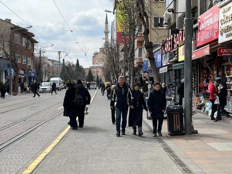 Eskişehir vaka sayıları düşse de zirveyi bırakmıyor
