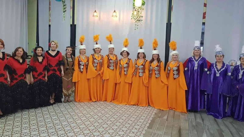 Bursa Nilüfer Kadın Korosu karnaval yolcusu
