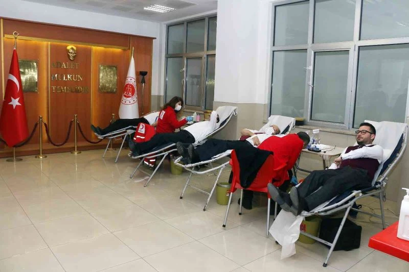 Zonguldak Adliyesinde Şehit Savcı Selim Kiraz anısına kan bağışı
