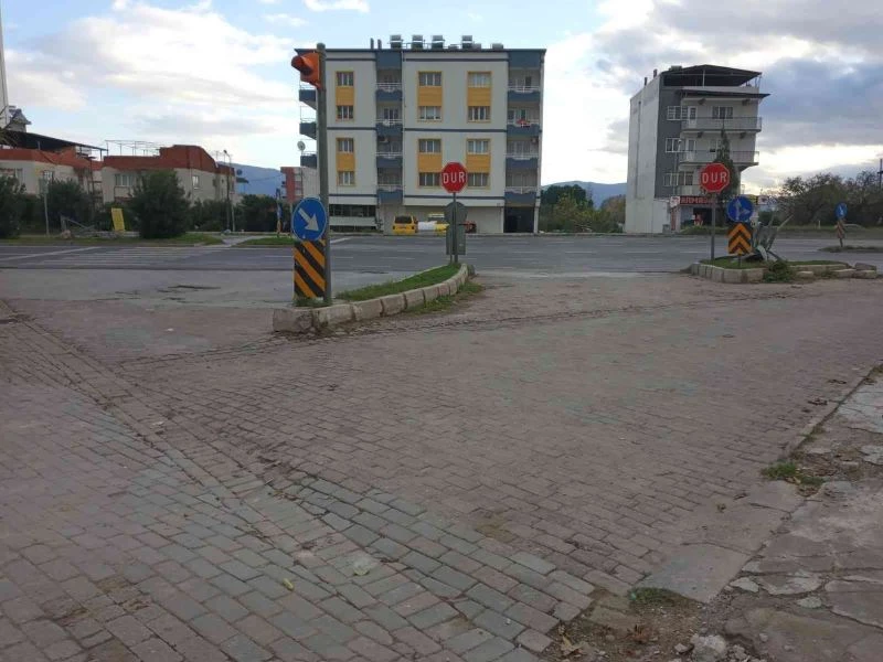 Tekeli Kavşağı çözüme kavuştu, mahalle halkı teşekkür etti
