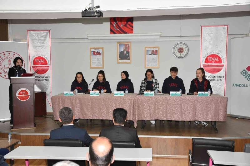 Anadolu Mektebi Yazar Okumaları öğrenci paneli yapıldı
