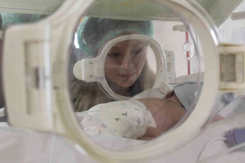 1 kilo 300 gramlık Ayaz dört elle hayata sarıldı
