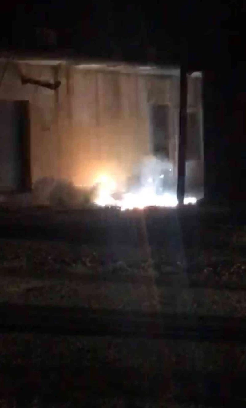 Yere düşen elektrik kablosu paniğe yol açtı
