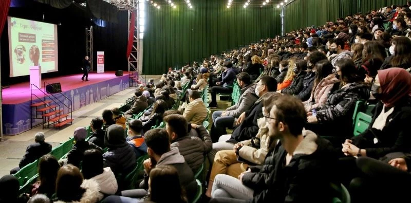 Rektör Çiftçi Ankara Üniversite Tanıtım Fuarının açılışını gerçekleştirdi
