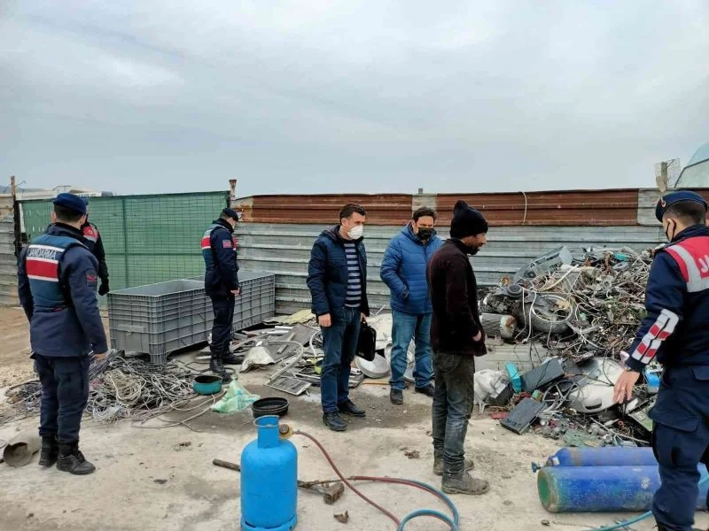 Jandarmadan hurda ve ikinci el malzeme alım satım yerlerine denetim
