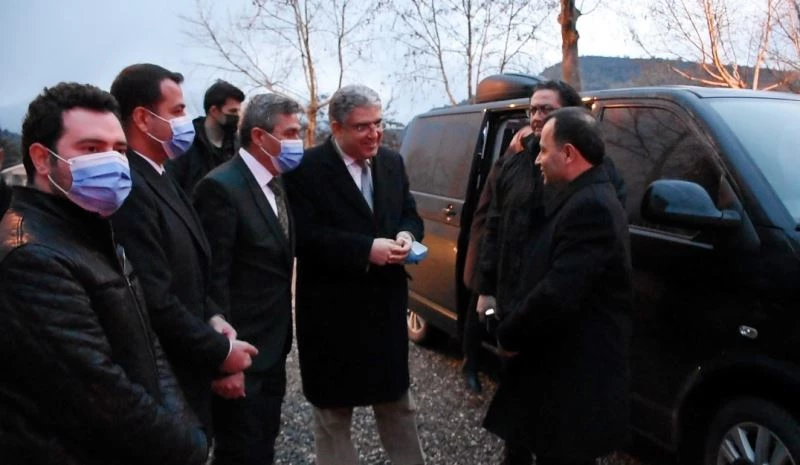 AYM Başkanı Zühtü Arslan’dan Tosya’da taziye ziyareti
