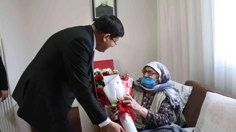 Başkan Özcan’dan Nazilli’nin asırlık çınarlarına sürpriz
