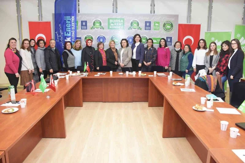 Kadın muhtarlar enerji tasarrufu ve verimliliğini konuştu
