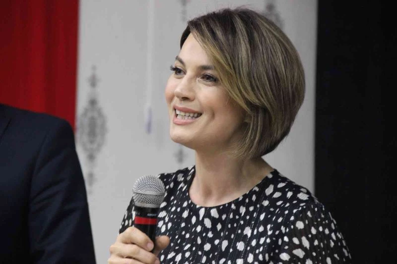 Açelya Akkoyun, dizi projesi için görüşmelerini sürdürüyor
