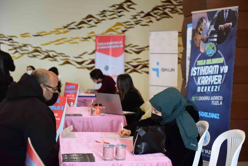 Tuzla Kariyer ve İstihdam Buluşmaları’nda iş arayan 200 engelli birey işe yönlendirildi

