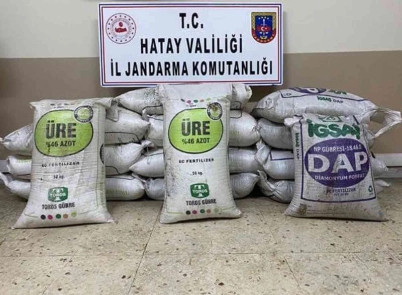 Tarladan gübre ve sera naylonu çalan 4 şüpheli tutuklandı
