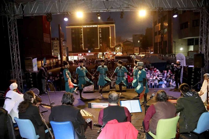 İranlıların kurduğu ‘Grup Sema’ Van’da sahne aldı
