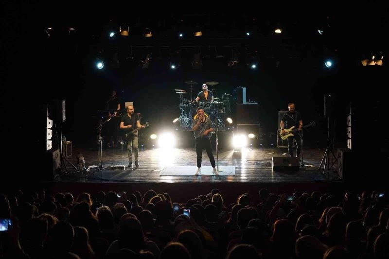 Gençlerin gözde rock gruplarından Zakkum, Bilecik’i salladı
