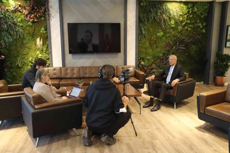 Başkan Tarhan, İsveçli gazeteci Hammergen ile bir araya geldi
