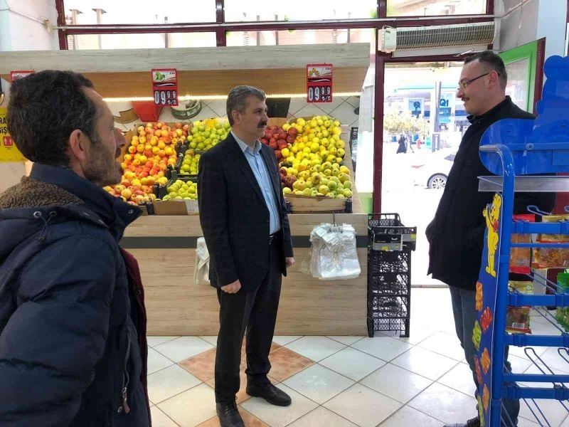 Başkan Altınsoy esnaflarla görüşüyor
