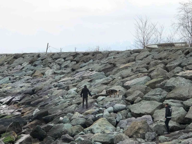 Rize’deki kayıp şahıs cinayetinde kadavra köpekleriyle ceset arandı

