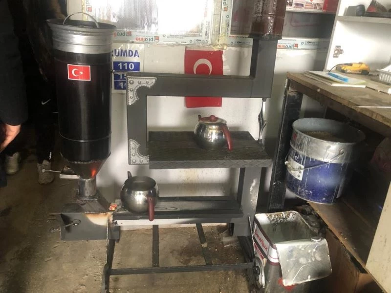 Başkan Keleş Ereğli’de pelet ve soba üretimi yapan demir doğrama atölyesini inceledi
