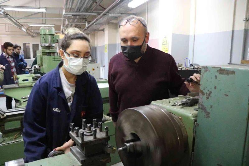 Mezunlarının işsiz kalmadığı bölümdeki öğrenciler şaşırtıyor
