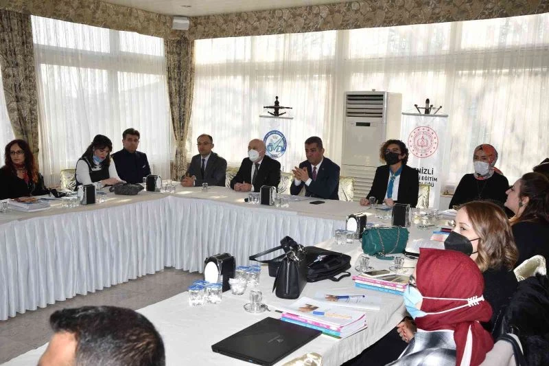 Türkçe öğretmenleri 3 gün boyunca öğrencileri için özel eğitim alacaklar
