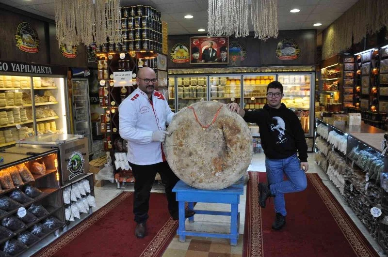 Kars gravyer peyniri altınla yarışıyor
