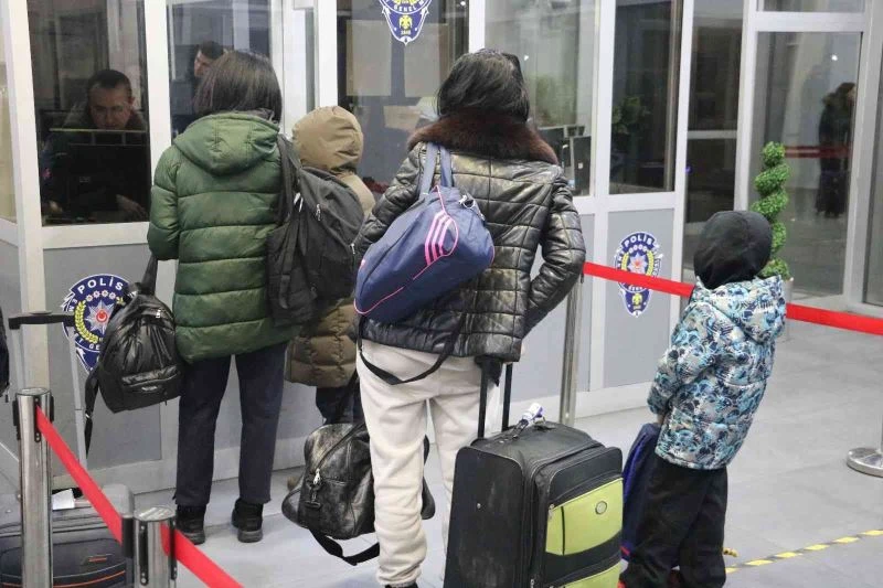 Rus saldırılarından  kaçan Türk vatandaşından çağrı: 