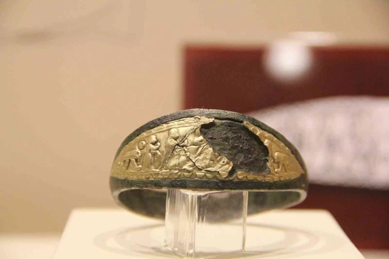 Tarlada bulunan bu bileziğin eşi benzeri bulunmuyor
