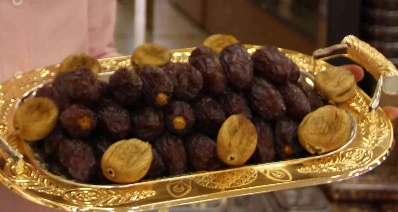 Ramazan ayının sembol ürünlerinden hurma, tezgahlarda yerini aldı
